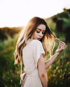 Photography pose for ladies